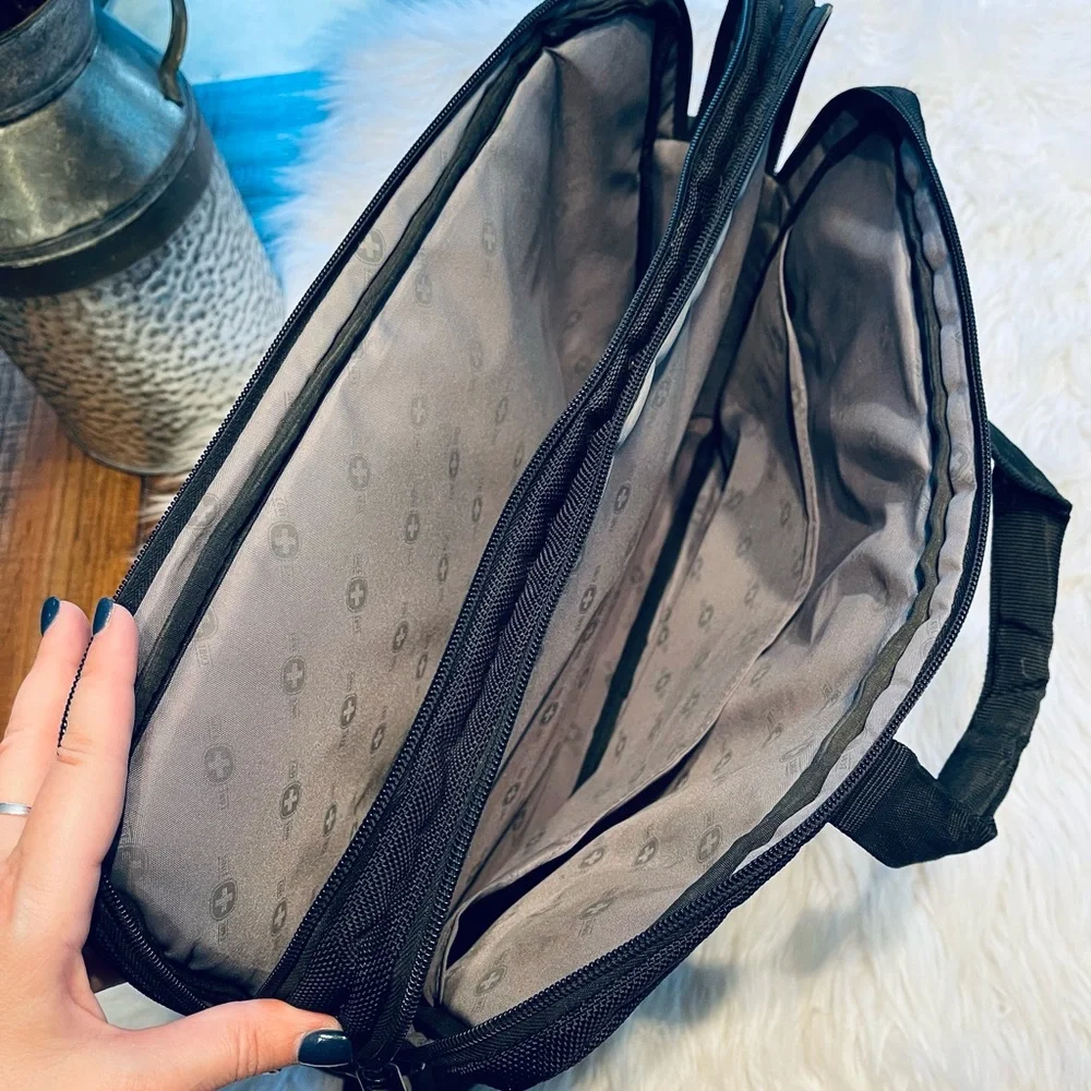 Swiss Gear Unisex Padded Black Laptop Case